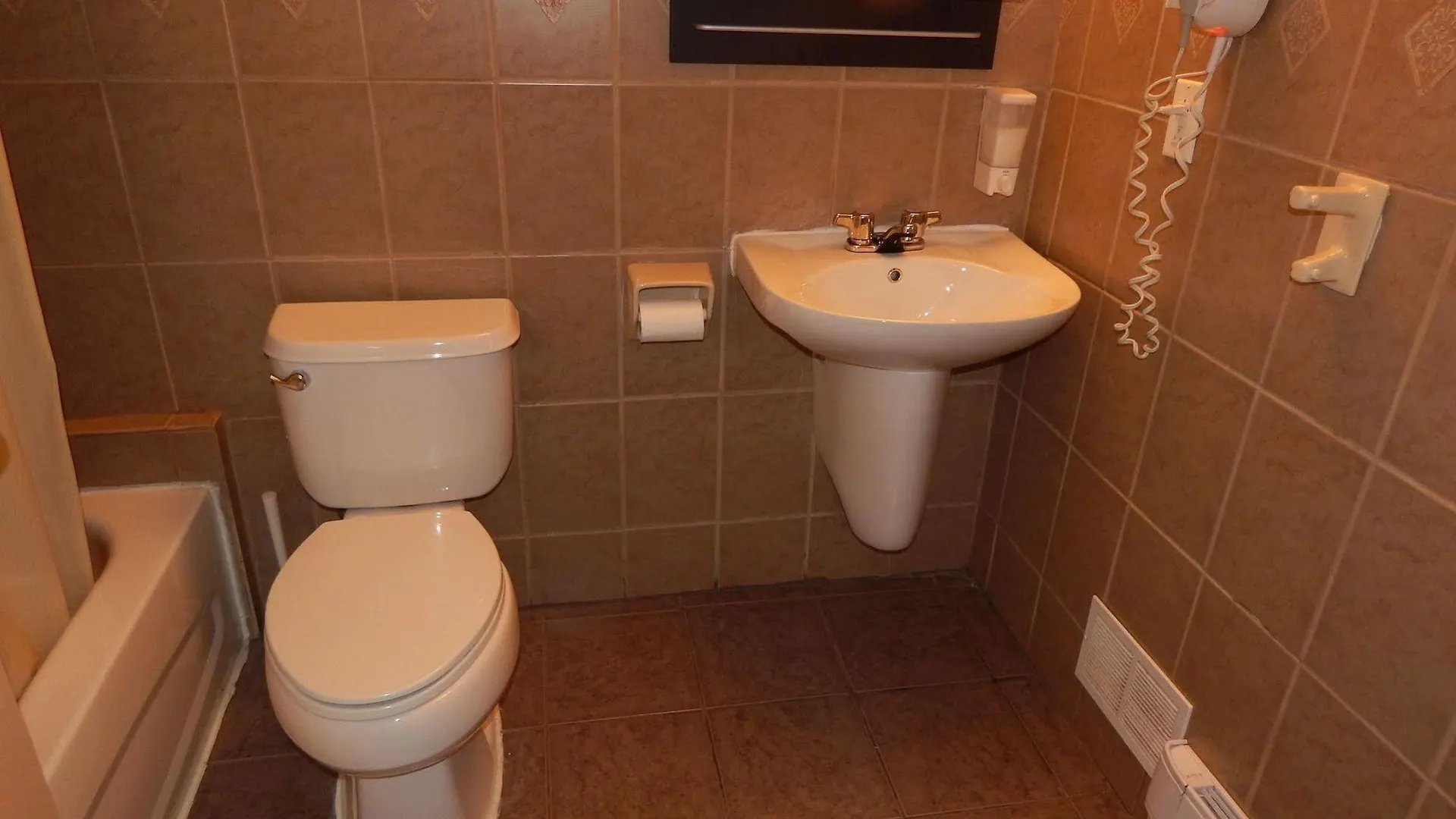 All Days Hostel Toronto