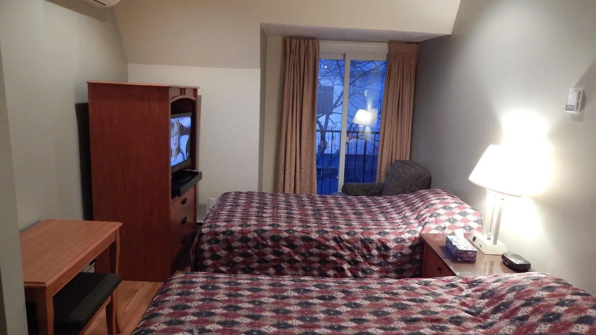 All Days Hostel Toronto